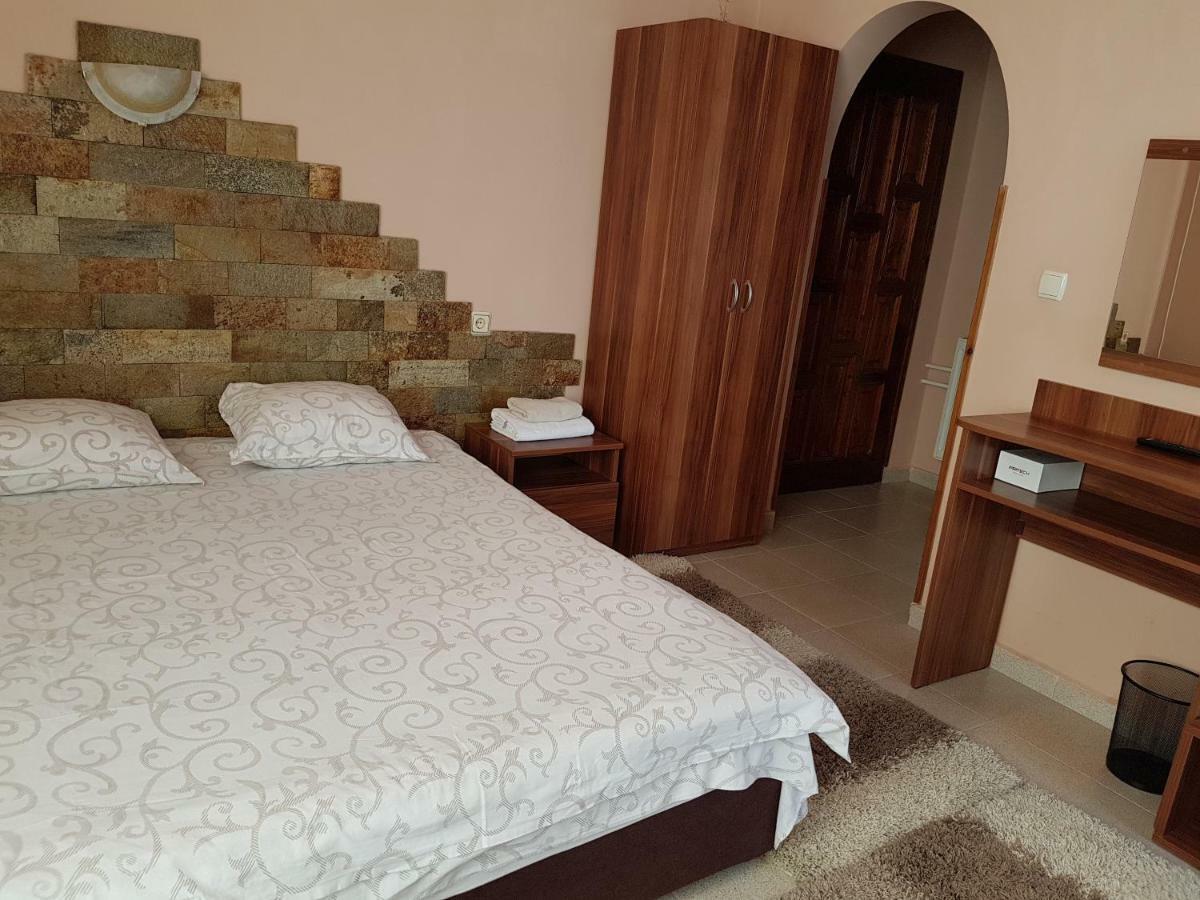 Family Hotel Zhelkovi - Olympia Kharmanli Exterior photo